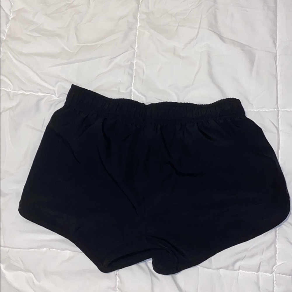 Shorts - Picture 3 of 3